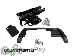 2005-2010 Jeep Grand Cherokee Hitch Receiver And Bezel Kit Oem New Mopar