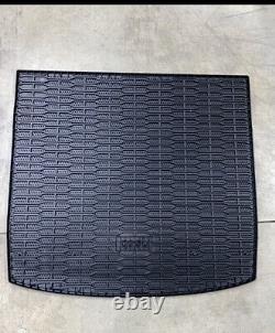 2021-2024 Jeep Grand Cherokee (2 Row) WL74 All Weather Cargo Mat 82216645AA