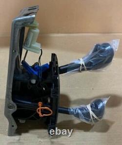 NOS 2002-2004 Jeep Grand Cherokee OEM Shifter Housing and Lever 52109671AE