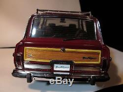 RARE 118 Autoart 1989 Jeep Cherokee Grand Wagoneer Red Maroon Woody 74002 w Box